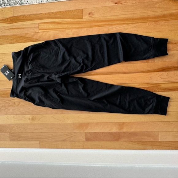 Under Armour Women’s Fitted Jogger - Picture 6 of 7